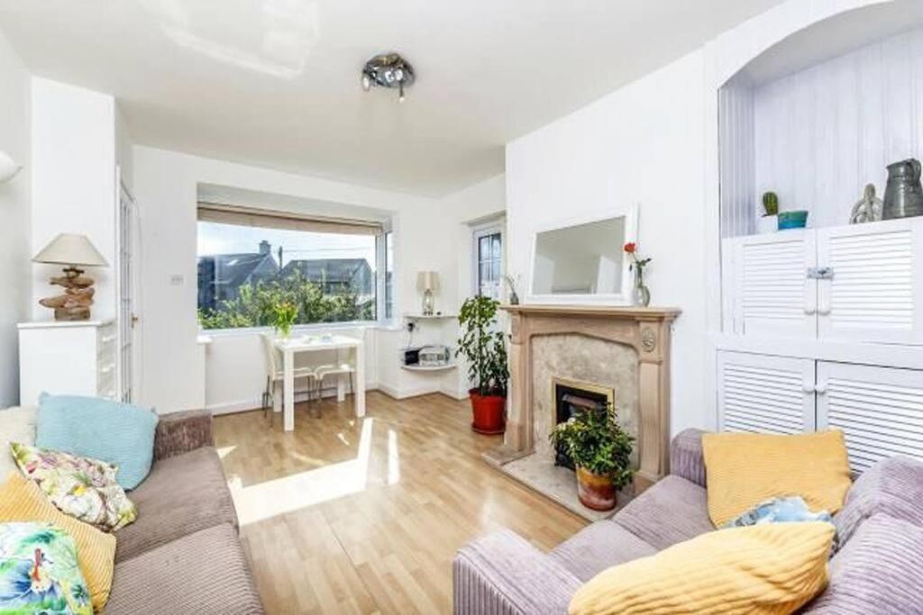 Sunrise! ~ 2 Bedrooms, Garden, Parking, Sea Views Сент-Айвс Екстер'єр фото
