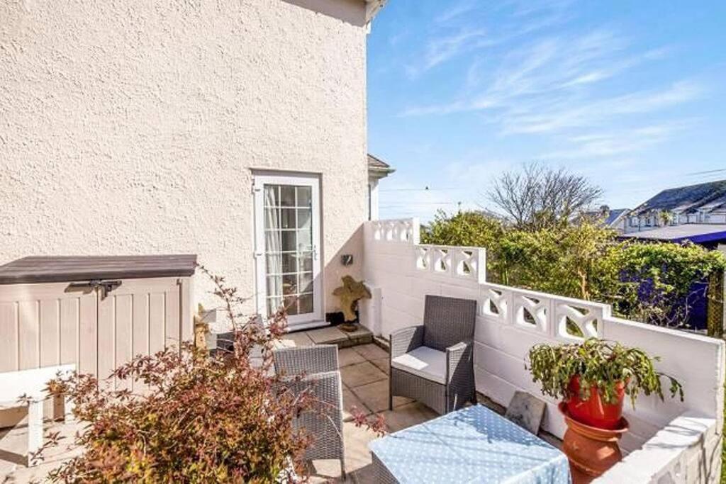 Sunrise! ~ 2 Bedrooms, Garden, Parking, Sea Views Сент-Айвс Екстер'єр фото